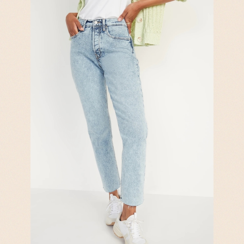 ⭐️🌙 Light Wash Women's High rise retro vintage style straight jeans Size 4